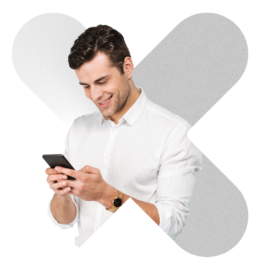 01_Hombre_chateando_celular